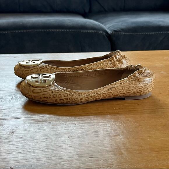 Tory Burch Reva Ballet Flats Beige Croc Embossed Leather Size 5.5 Logo Medallion - Picture 5 of 10